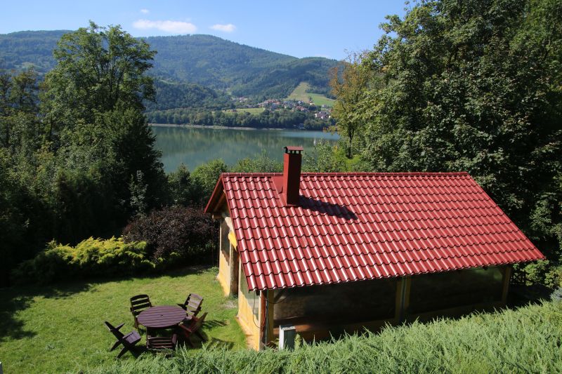 Chata grillowa z widokiem na jezioro